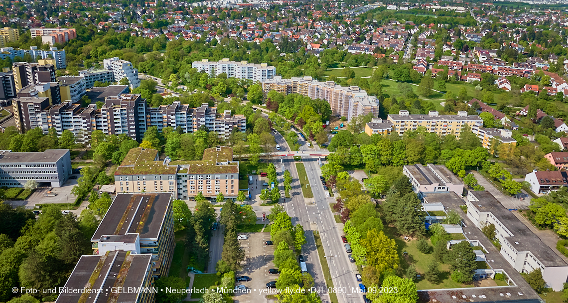 09.05.2023 - Marx-Zentrum mit Karl-Marx-Ring 52-62 und 53-57 in Neuperlach